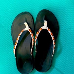 Olukai Ho’Opio sandals/flip flops 9w worn one time